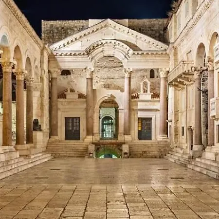 Διαμέρισμα Antoni 2 *