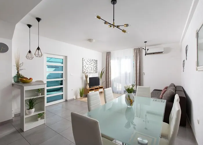 Antoni 2 アパート *
